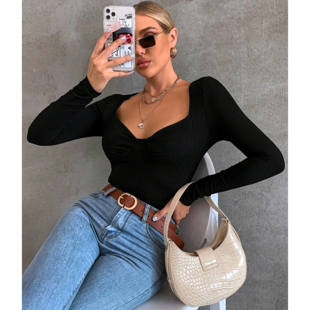 Ribbed Knit Sweetheart Neck Slim Fit Tee